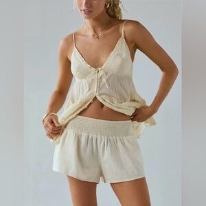 Urban Outfitters Kimchi Blue Caroline Linen Shorts Women’s Size Medium